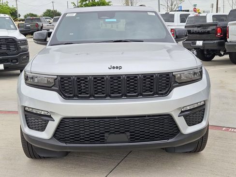 New 2025 Jeep Grand Cherokee Limited w/ Black Appearance Package RWD image 5