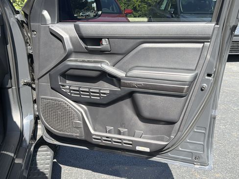 Used 2025 Toyota 4Runner TRD Off-Road Premium AWD/4WD image 14