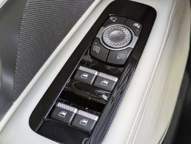 New 2026 Lincoln Nautilus Premier w/ Jet Appearance Package AWD/4WD image 24
