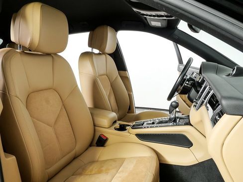Used 2017 Porsche Macan image 22