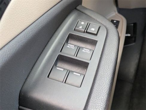 Used 2017 Honda Pilot Elite image 30