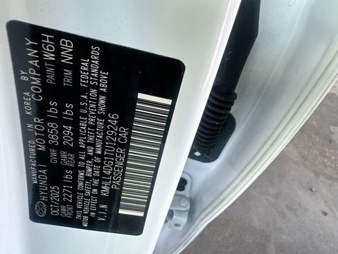 Used 2026 Hyundai Elantra SE FWD image 29