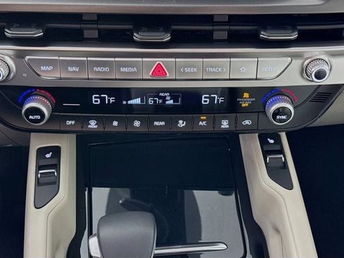 New 2025 Kia Telluride S image 19