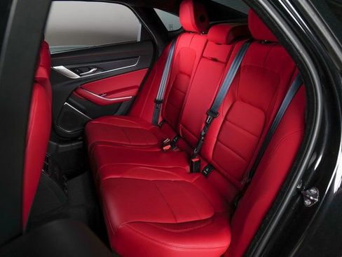 Used 2024 Jaguar XF R-Dynamic SE image 5