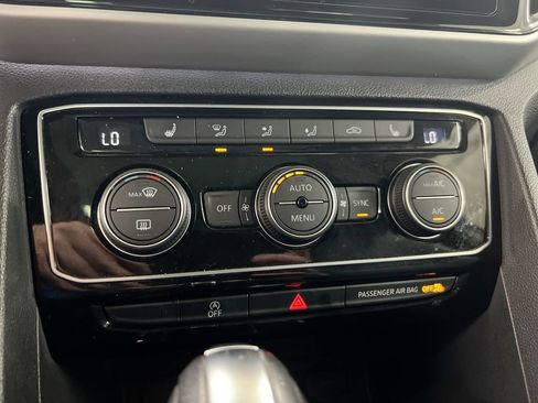 Used 2021 Volkswagen Atlas Cross Sport SEL R-Line AWD/4WD image 16