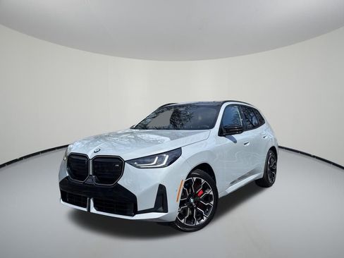 Used 2025 BMW X3 M50 w/ Premium Package image 3