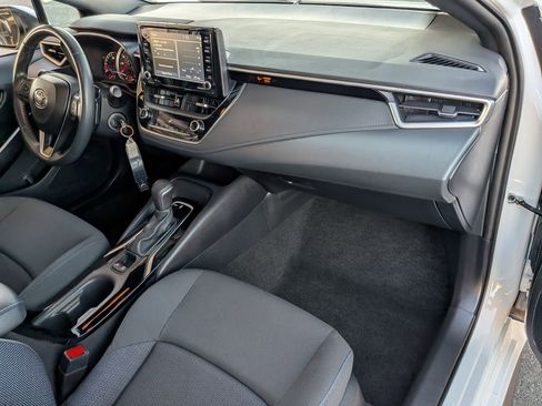 Certified 2022 Toyota Corolla SE image 32