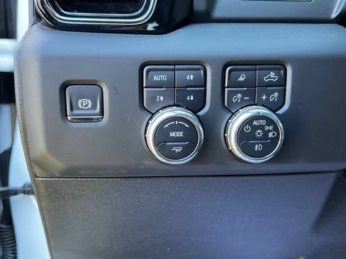 Used 2025 GMC Sierra 2500 AT4 AWD/4WD image 21