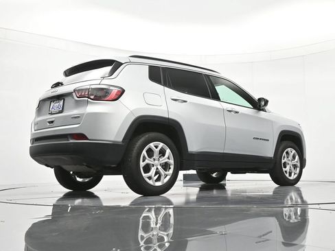 Used 2024 Jeep Compass Latitude AWD/4WD image 39