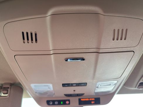 Used 2018 Buick Envision Essence w/ LPO, Cargo Package FWD image 22