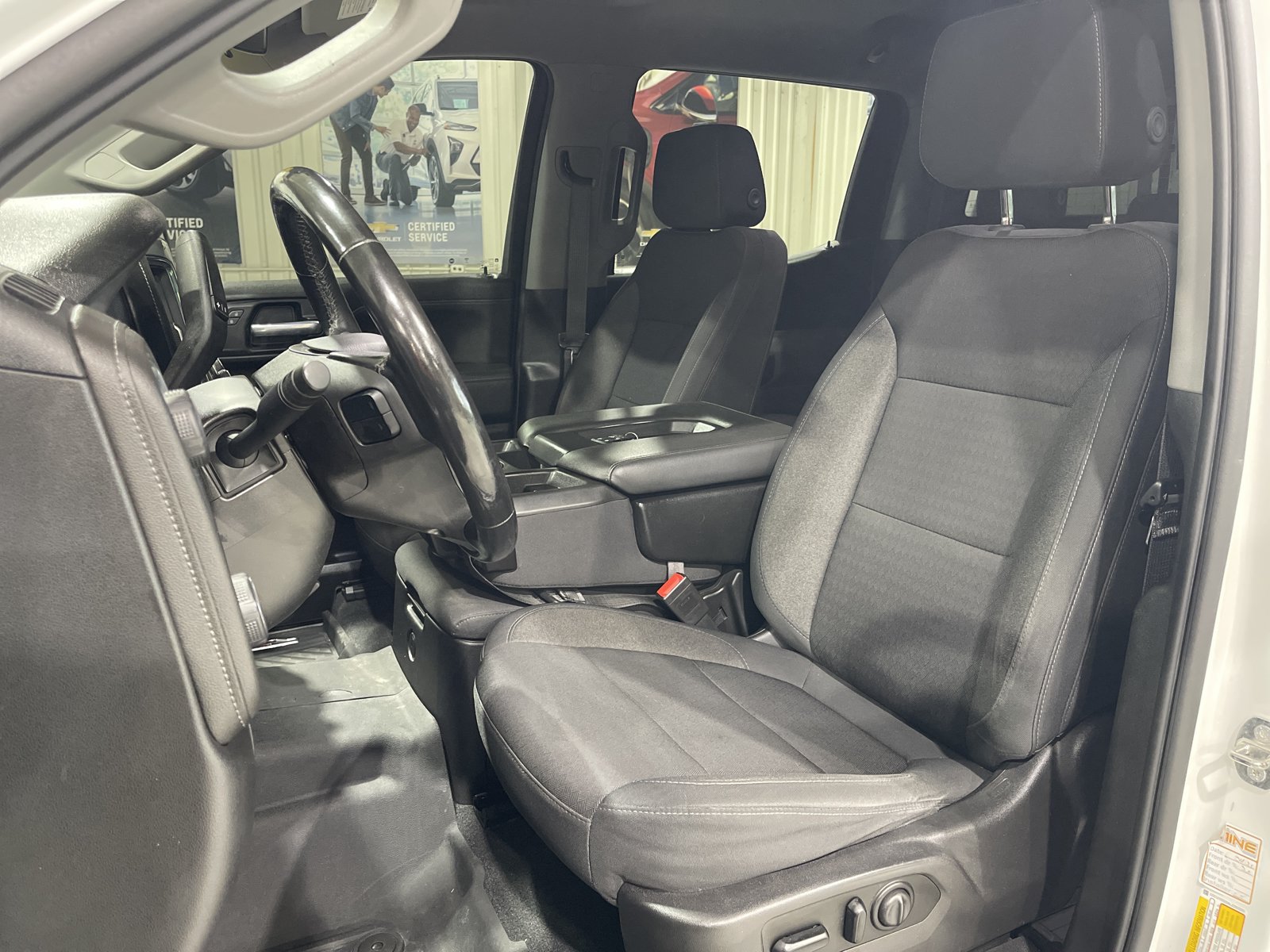 Used 2020 Chevrolet Silverado 1500 LT w/ Convenience Package AWD/4WD image 21