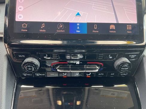 Used 2023 Jeep Grand Cherokee L Limited image 33