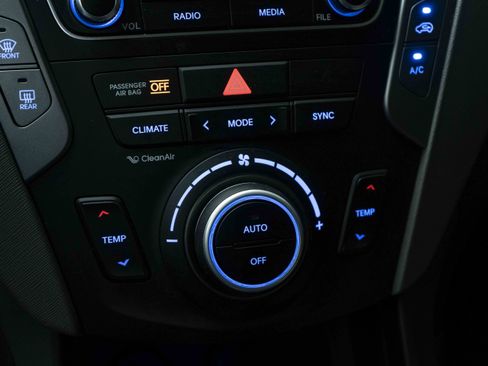 Used 2017 Hyundai Santa Fe Sport FWD image 35