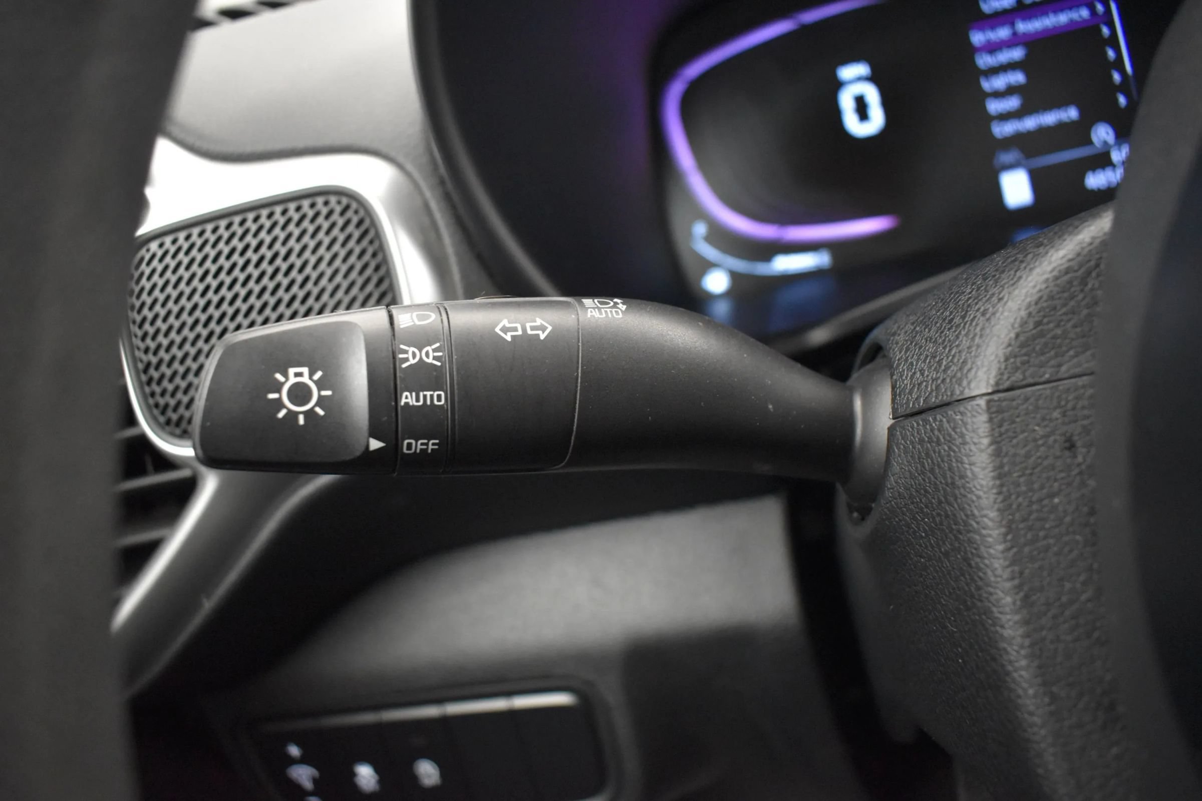 Used 2024 Kia Soul LX w/ LX Technology Package FWD image 25