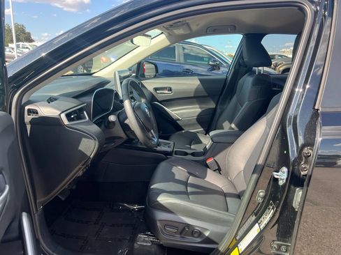 Used 2026 Toyota Corolla Cross XLE FWD image 7