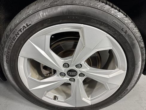 Used 2023 Audi Q5 2.0T Premium Plus w/ Premium Plus Package AWD/4WD image 9