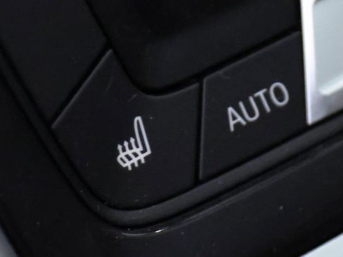 Used 2022 BMW X7 xDrive40i w/ M Sport Package image 19