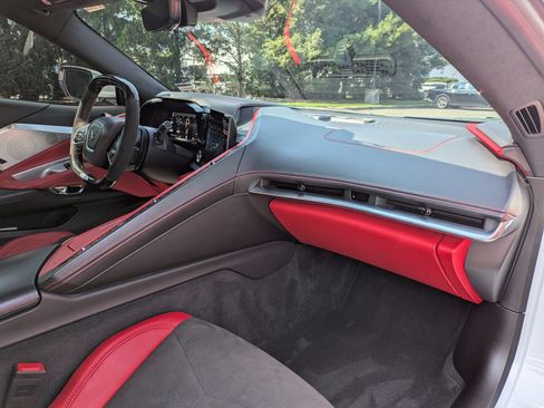 Used 2025 Chevrolet Corvette Z06 RWD image 24