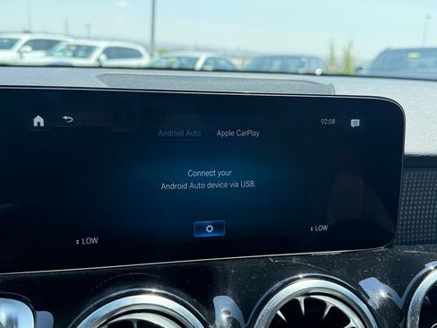 Used 2023 Mercedes-Benz GLB 250 image 30