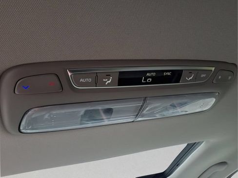 Used 2024 Kia Telluride S w/ S Sunroof Package FWD image 21
