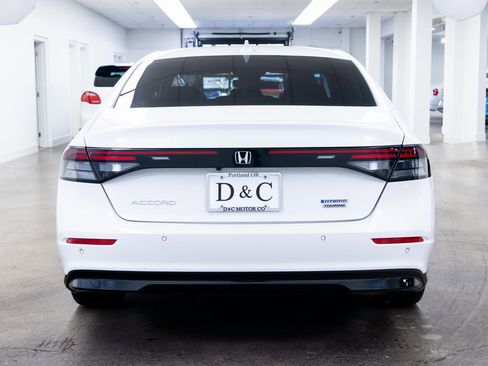 Used 2023 Honda Accord Touring image 5