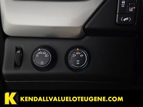 Used 2015 Chevrolet Suburban LT AWD/4WD image 32