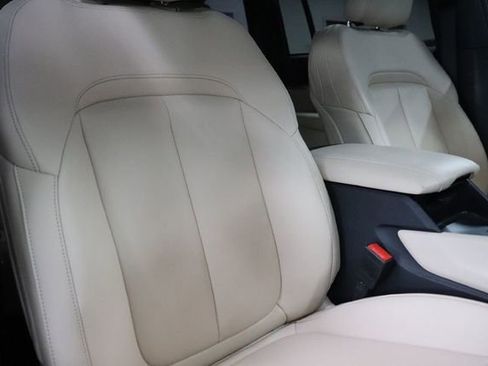 Used 2025 Jeep Grand Cherokee Limited RWD image 27