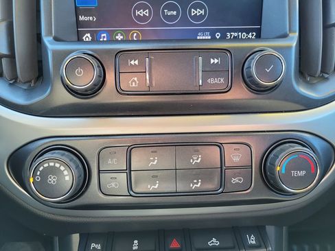 Used 2022 Chevrolet Colorado LT w/ Fleet Safety Package image 18