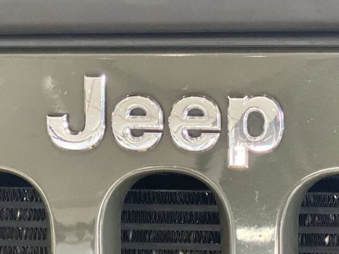 Used 2016 Jeep Wrangler Unlimited Rubicon AWD/4WD image 10