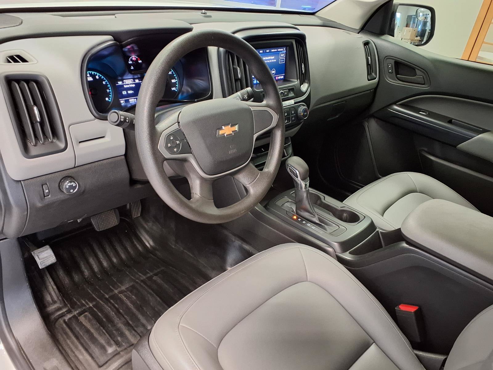 Used 2022 Chevrolet Colorado W/T w/ WT Convenience Package RWD image 16