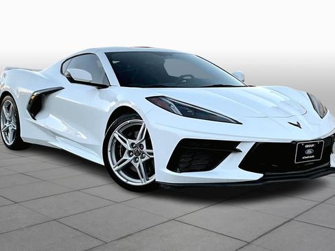 Used 2022 Chevrolet Corvette Stingray Coupe w/ Z51 Performance Package image 2