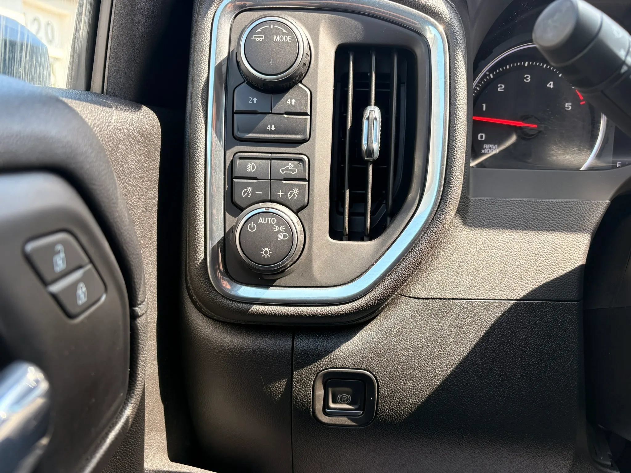 Used 2023 Chevrolet Silverado 2500 LT w/ Convenience Package AWD/4WD image 29