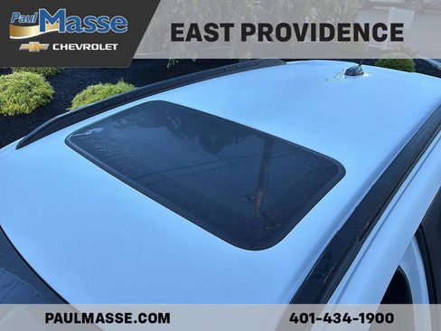 Certified 2024 Chevrolet Trax RS w/ Sunroof Package FWD image 9