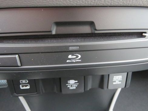 Used 2023 Honda Odyssey Touring image 8