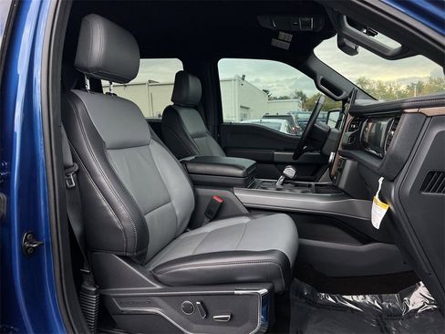 Used 2022 Ford F150 Lightning Lariat image 28