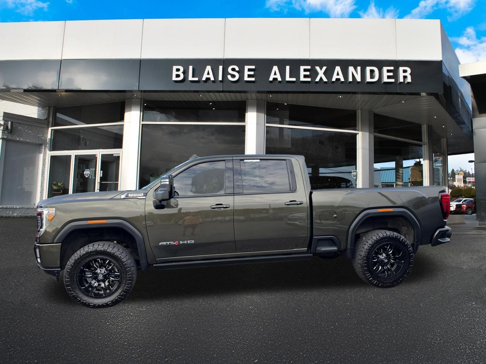 Used 2023 GMC Sierra 2500 AT4 w/ Gooseneck/5TH Wheel Package AWD/4WD image 8