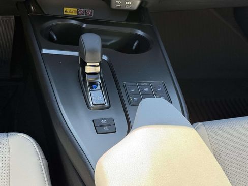 Used 2025 Lexus UX 300h AWD w/ Accessory Package (Z1) image 20