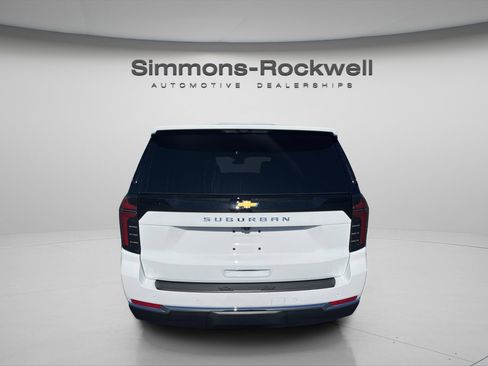 New 2026 Chevrolet Suburban LS image 6