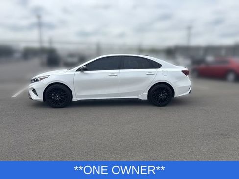 Used 2023 Kia Forte GT-Line w/ GT-Line Premium Package FWD image 3
