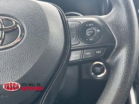 Used 2025 Toyota RAV4 XLE AWD/4WD image 19