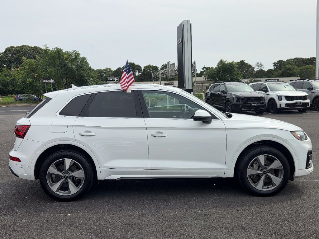 Used 2023 Audi Q5 2.0T Premium Plus w/ Premium Plus Package AWD/4WD image 3