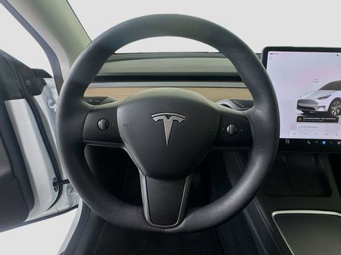 Used 2023 Tesla Model Y Long Range image 11