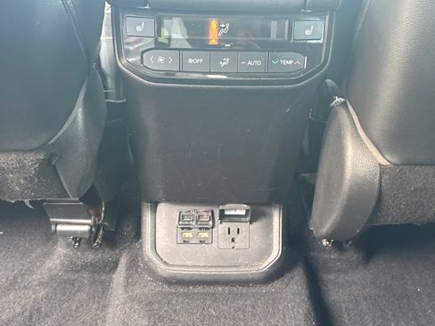 Used 2021 Toyota Highlander Platinum AWD/4WD image 25