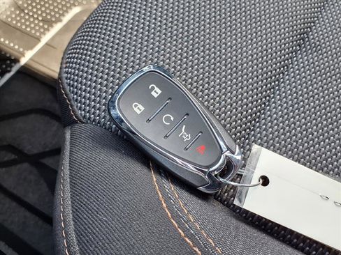 Used 2020 Chevrolet Traverse LT image 16