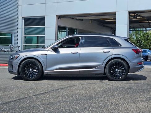 Used 2019 Audi e-tron Prestige w/ Prestige Package image 8