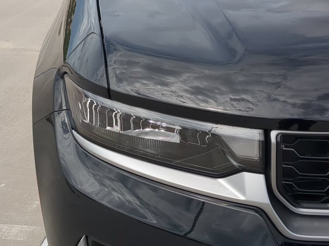 New 2027 Jeep Grand Cherokee Limited RWD image 10