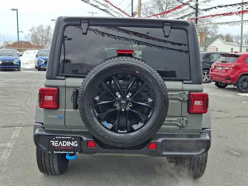 Used 2023 Jeep Wrangler Unlimited Sahara image 6