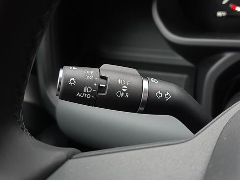 New 2026 Land Rover Defender 130 X-Dynamic SE image 27