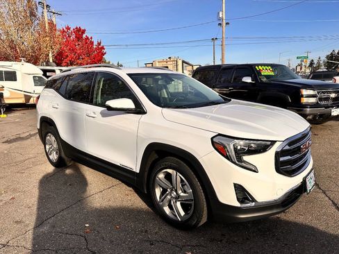 Used 2019 GMC Terrain SLT image 2