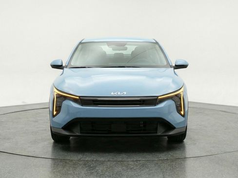Used 2025 Kia K4 FWD image 2